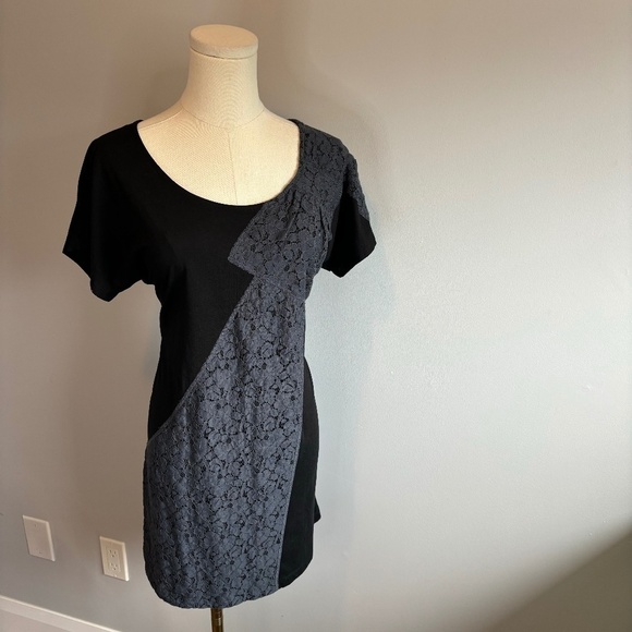 Kensie, Women's T-shirt Dress, Black with a Grey Lace Bow, SZ M - Picture 1 of 9